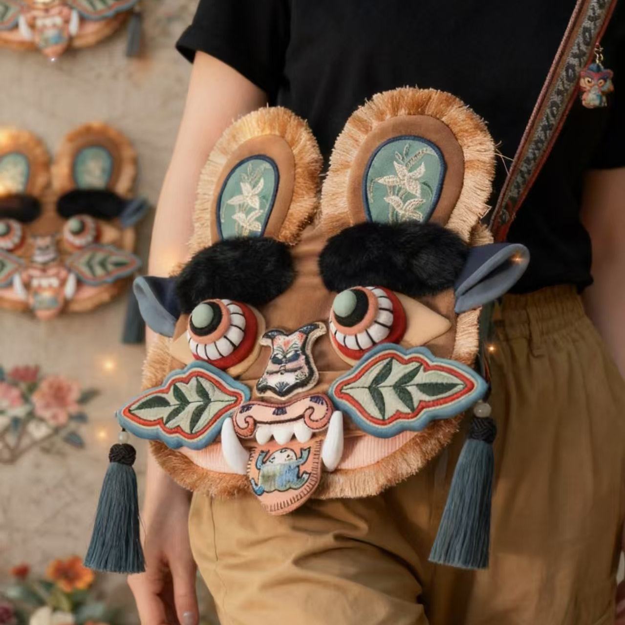 Chinese folk art intangible cultural heritage tiger head crossbody bag